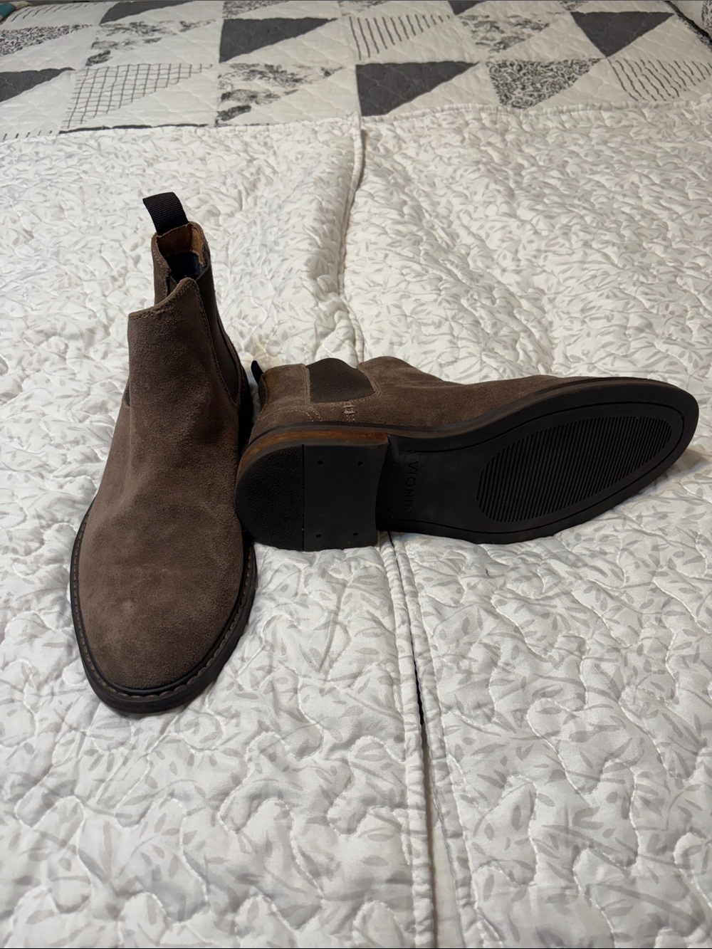 Vionic Men's Suede Chukka Boots in Brown